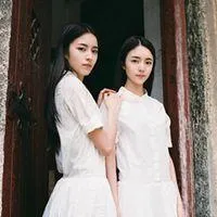 爱生活的姐妹qq头像一左一右第1张