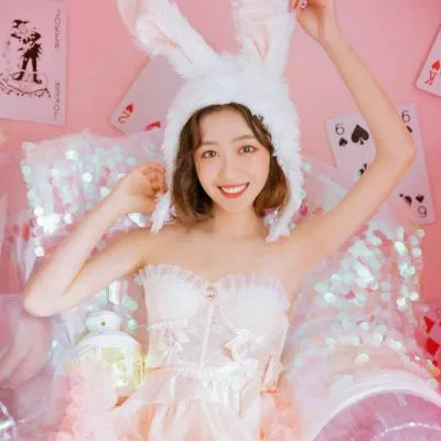 qq闺蜜头像一对两张唯美第1张