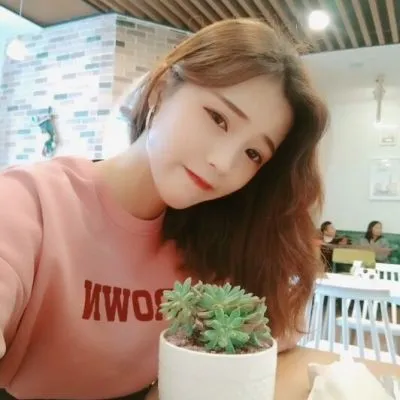 两张相似的qq闺蜜头像一对第1张