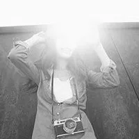 伤感黑白QQ头像第1张