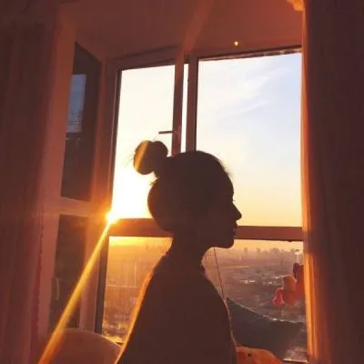 qq头像女生伤感孤独头像图片第1张