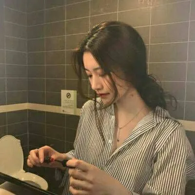 qq头像伤感一个人在逞强第1张