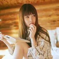 非主流潮女QQ头像第1张