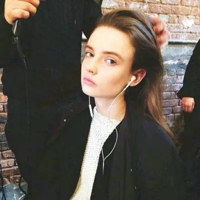 qq头像欧美女生简单气质高清图片第1张