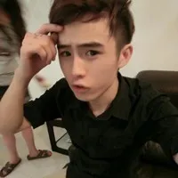 卖萌的男生qq头像第1张