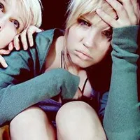 青春可爱的卖萌女生qq头像第1张