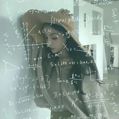 qq伤感带字头像女生落寞图片第1张