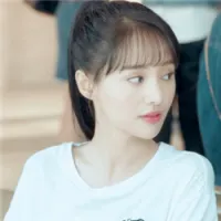 微微一笑很倾城QQ头像第1张