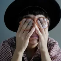 搞怪男生的qq头像第1张