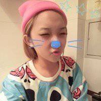 00后搞怪的qq女生头像第1张