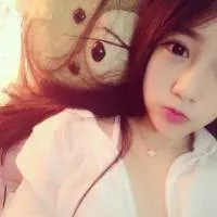 清新温暖的女生微信头像第1张