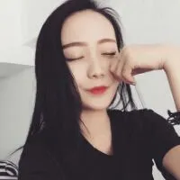 精选女生长发微信头像第1张