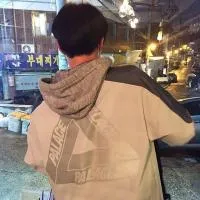 生活照男生微信头像很真实的第1张