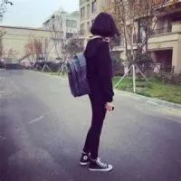 微信头像女生背影短发个性精选第1张