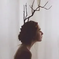 微信欧美意境女生头像唯美风第1张