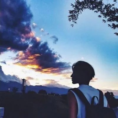 最新的帅气成熟男生微信头像第1张