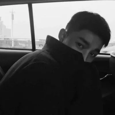 霸气成熟的男生微信头像黑白第1张