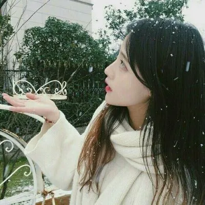 最新唯美好看的女生微信头像第1张