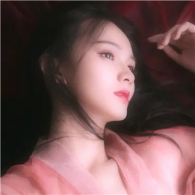 安静优雅气质女生头像唯美图片第1张