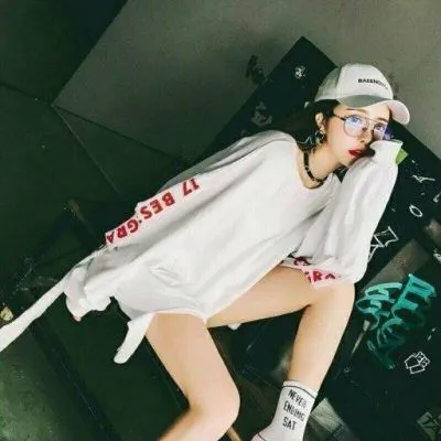 最新头像女生伤感孤独头像第1张