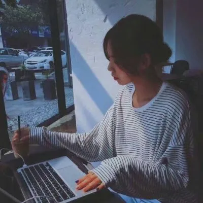 微信霸气头像女生背影最新第1张