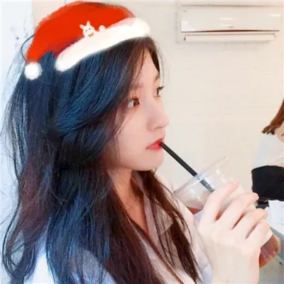微信加圣诞帽头像女生小清新最新第1张