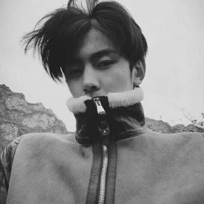 微信头像男生霸气黑白高清头像第1张