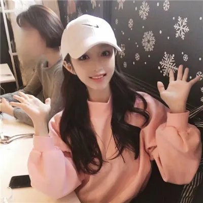 气质长发迷人女生头像图片第1张