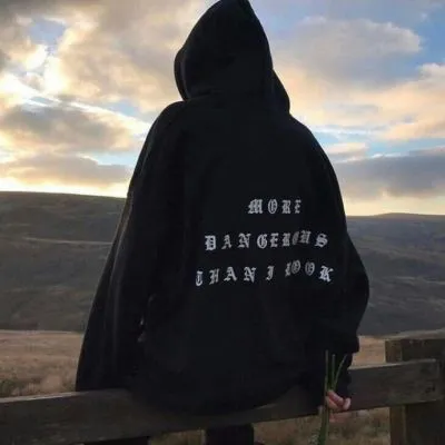 超帅最火的男生微信背影头像精选第1张