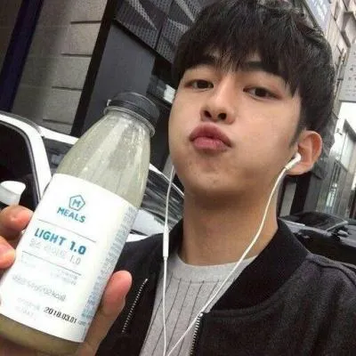 最新微信帅哥头像高冷有气质第1张