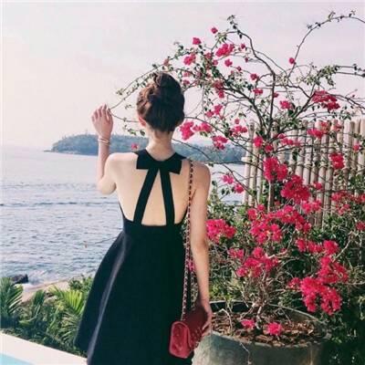 好看唯美女生微信背影头像第1张