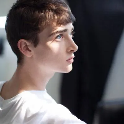 高冷帅气的欧美没男生微信头像第1张