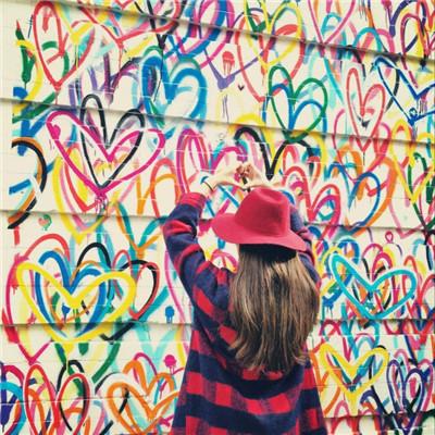 青春色彩的个性女生微信背影头像第1张