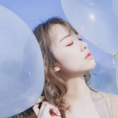 伤感难过气质女生微信头像第1张