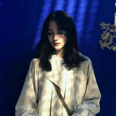 伤感女孩头像微信最新的第1张