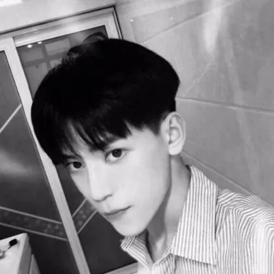 微信男生头像高冷超拽黑白图片第1张