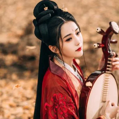 带来好运的红衣女生真人古风微信头像第1张