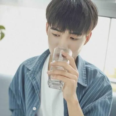 干净帅气有个性的微信帅哥头像最新第1张