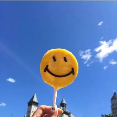 适合夏天的简单小清新的静物微信头像第1张