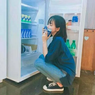 00后学生微信头像超漂亮女生第1张