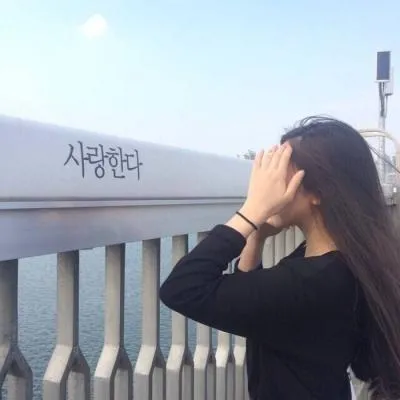 微信图片海边美女头像唯美背影第1张