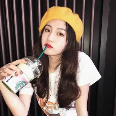 适合夏天的女生微信头像小清新萌妹子第1张