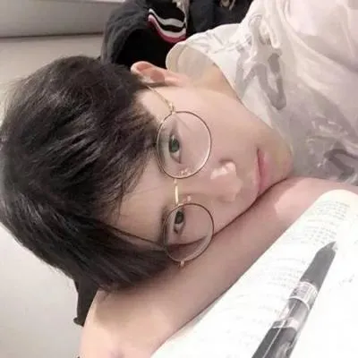 霸气冷漠超好看的微信帅哥头像第1张