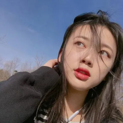 微信小清新的美女头像好看的第1张