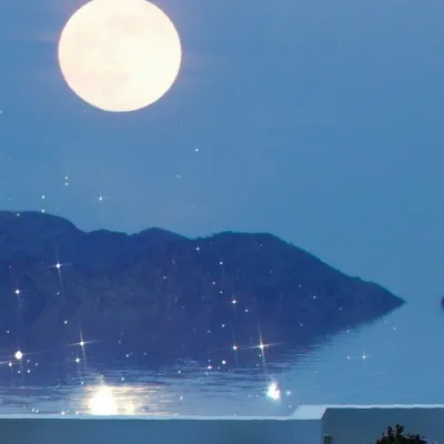 月亮唯美头像第1张