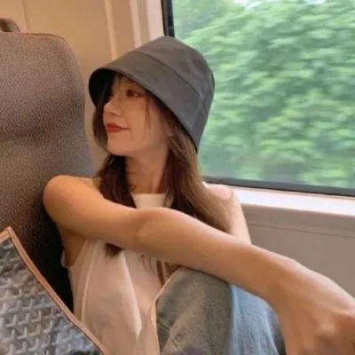 微信女生头像成熟大方气质第1张