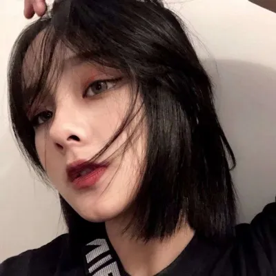 ins风个性女生超拽微信头像第1张