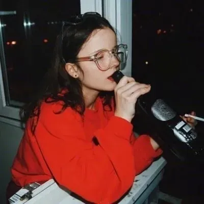 最新欧美风气质美女微信头像第1张