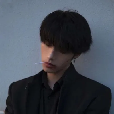 干净清爽个性男生微信头像第1张