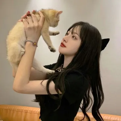 让人仰视的高冷女生长发微信头像第1张